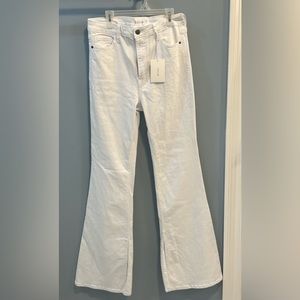 New Cello stretchy white bell bottom flare boot cut jeans pants. Long tall 34”